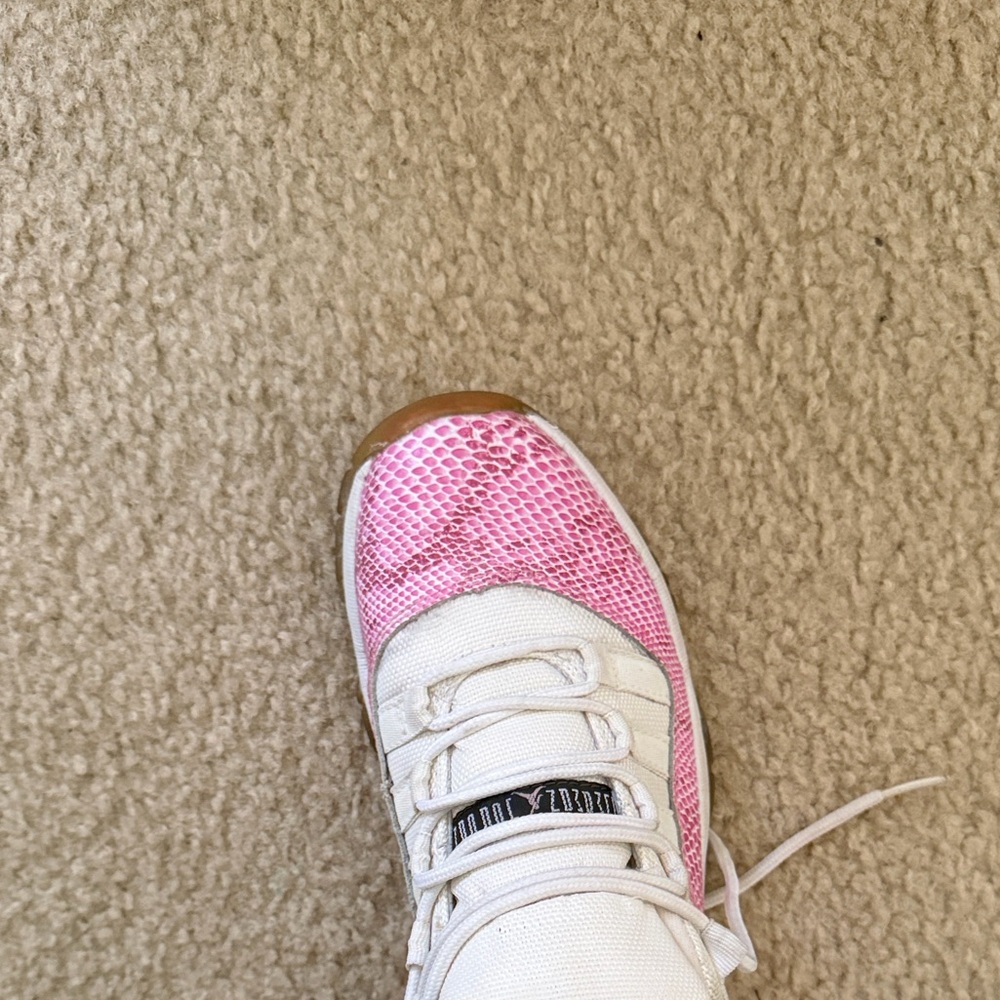 Jordan Women's Sneakers in Pink and White